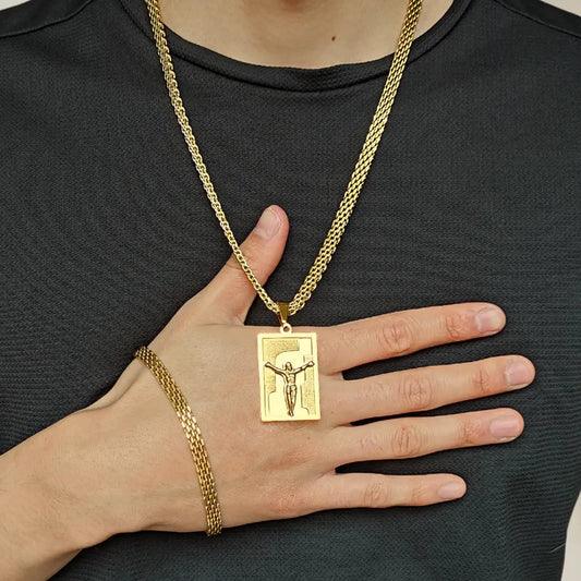 Cadena Chinesca con Placa de Cristo y Pulsera