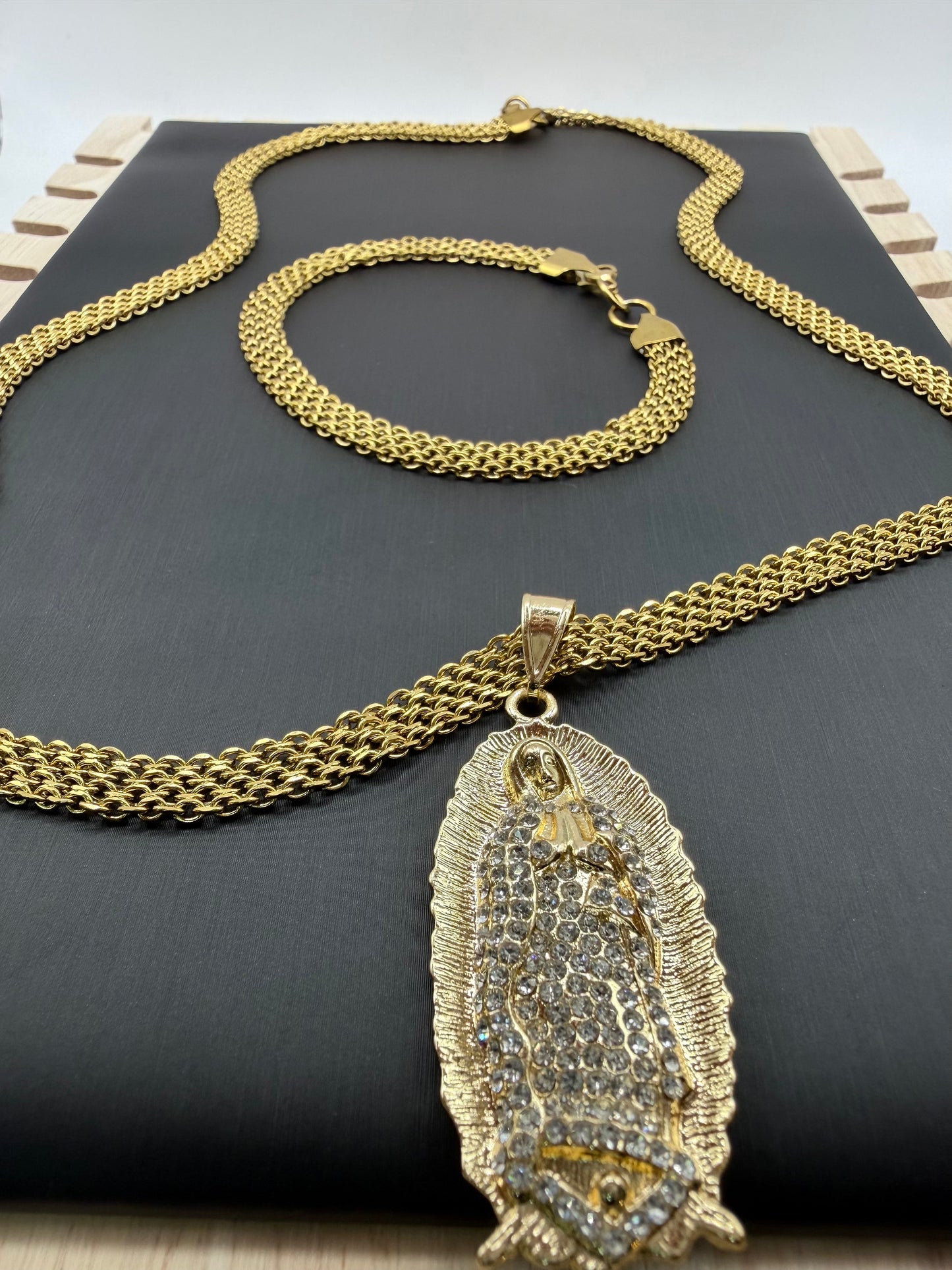 Cadena y Pulsera Tejido Chino + Guadalupe Diamantada