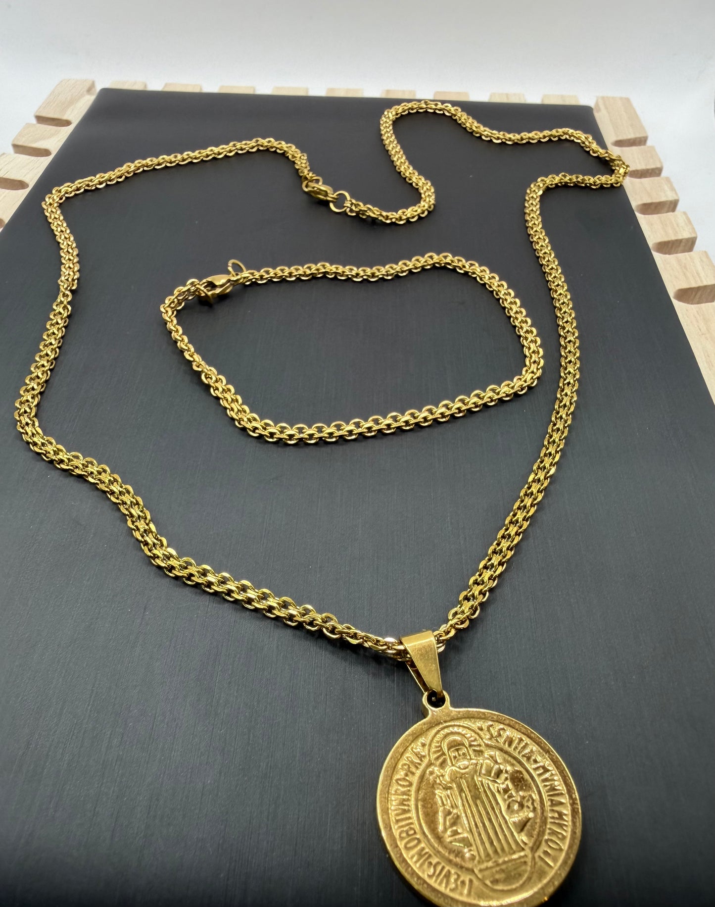 Cadena Tejido Chino 60x4 y Pulsera + Medalla San Benito