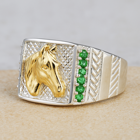 Anillo con cabeza de caballo y circones verdes – REF C03
